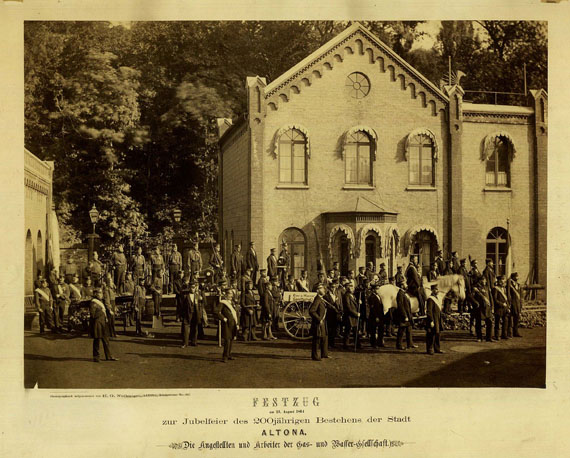   - 2 Fotos, Festzug 200 Jahre Altona. 1864
