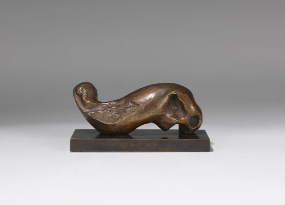 Henry Moore - Reclining Figure: Holes - Verso