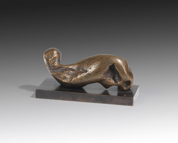 Henry Moore - Reclining Figure Holes - Autre image