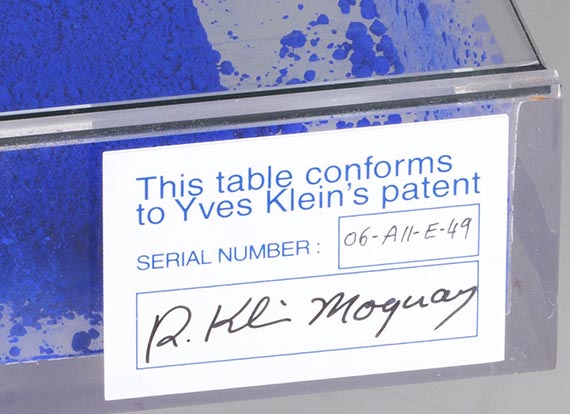 Yves Klein - Table Bleue - Autre image