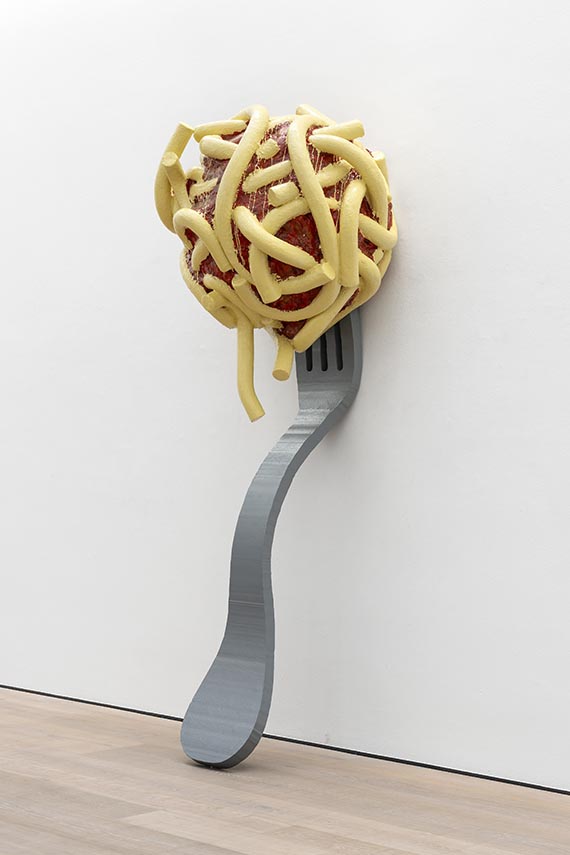 Claes Oldenburg - Leaning Fork with Meatball & Spaghetti III - Autre image