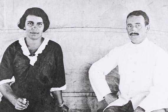 Illustration for: Lotte and H. M. Pechstein on their trip to Palau, 1914, photo: unknown.